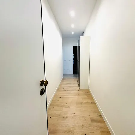 The House Near The Sea 트리에스테